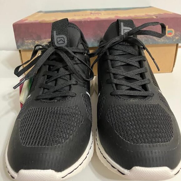 New in Box Bionica Oakler Black Mesh Women's size 8.5 Sneakers - Picture 7 of 12